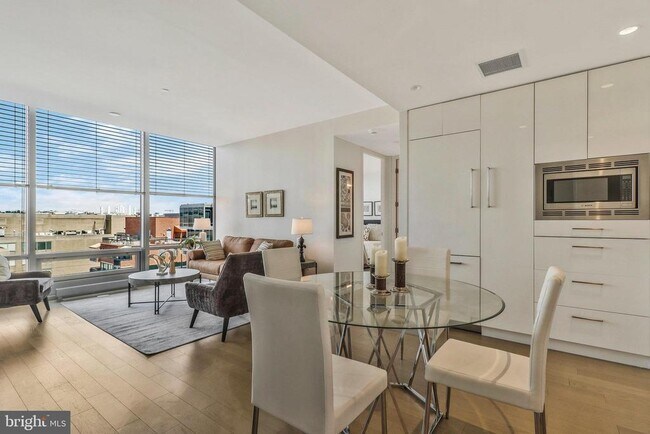 Photo - 1111 24th St NW Unidad PH107