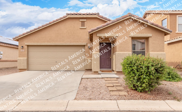 Sharp 3 Bed, 2 Bath w/ Pool! - Sharp 3 Bed, 2 Bath w/ Pool! Casa