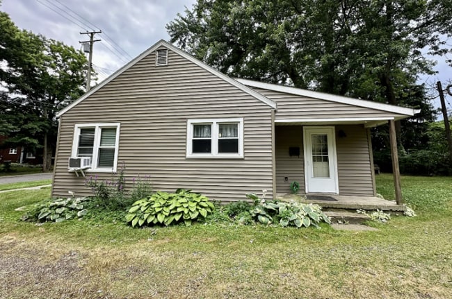 Photo - 71 Rowland Ave