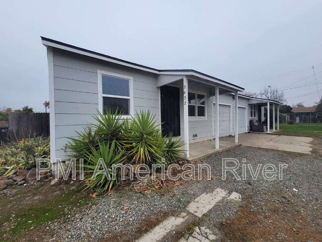 Photo - 3932 Jasmine St