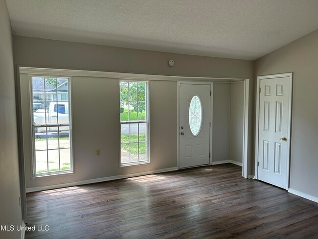 Photo - 3434 Laurelwood Dr