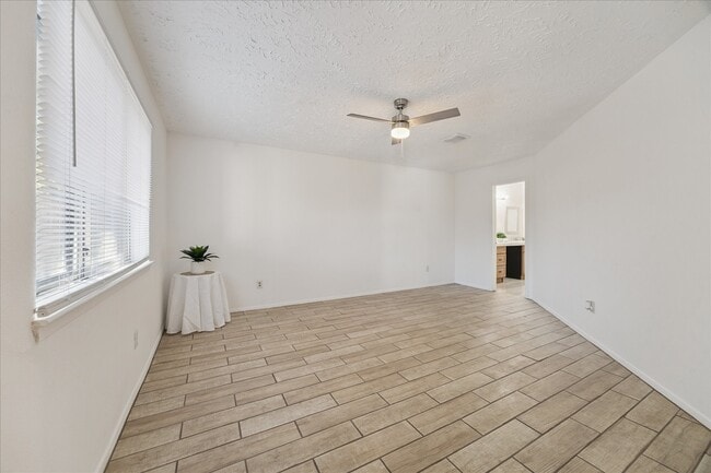 Photo - 4606 Laureldale Rd
