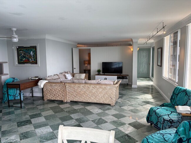 Photo - Tropic Seas #708- Elegant Gold Coast livin...