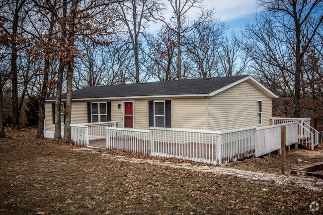 Building Photo - 3 bedroom house on 4 acres
