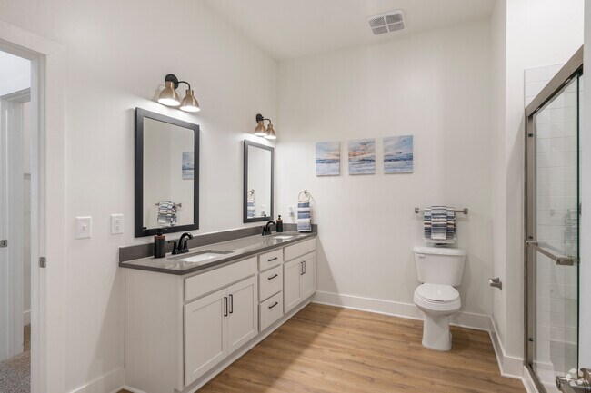 1 BD, 1 BA - 852 SF - Bathroom