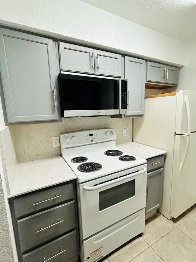 Building Photo - 10211 Sugar Branch Dr Unit 349 Rental