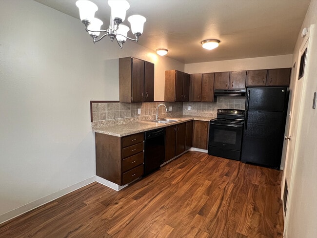 Madison Grove Apartments