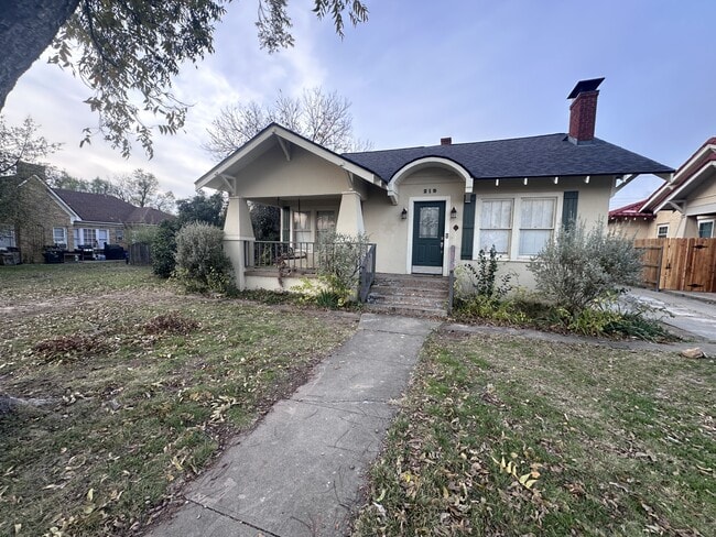 Photo - 215 N Washington St