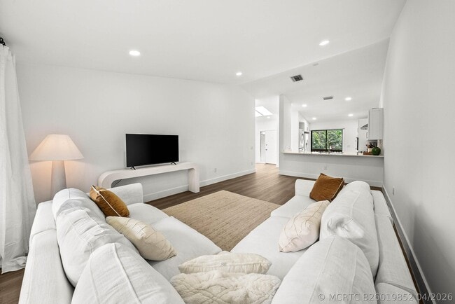 Building Photo - 13105 Belhaven Ct Unit 15