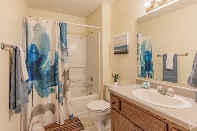 2Br, 1Ba, ft2 1040 - Cambridge Square