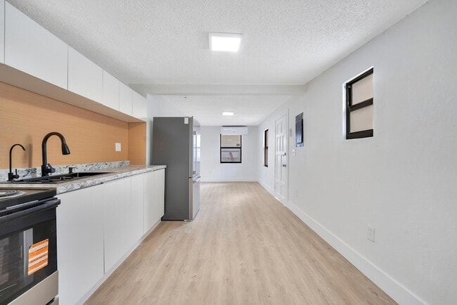 Photo - 2428 NW 28th St