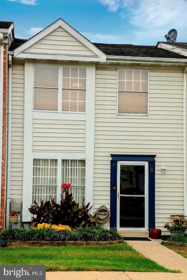 Photo - 8 Luffing Ct Townhome