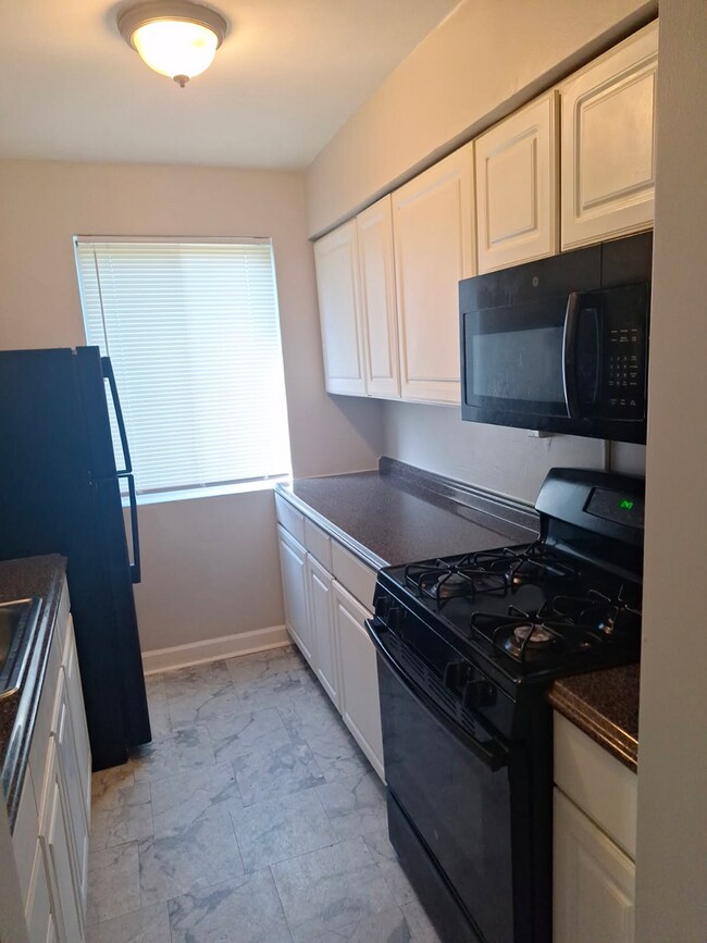 Photo - Top-Floor 2-Bedroom Condo in Southwest DC ... Unit 303