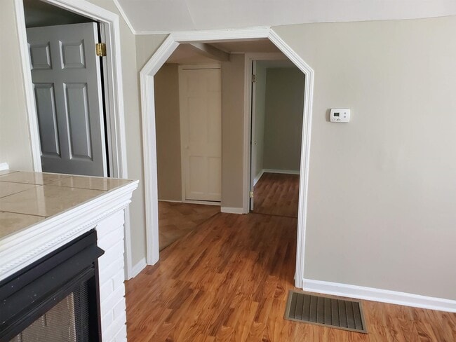 Photo - 320 W Midvale Ave