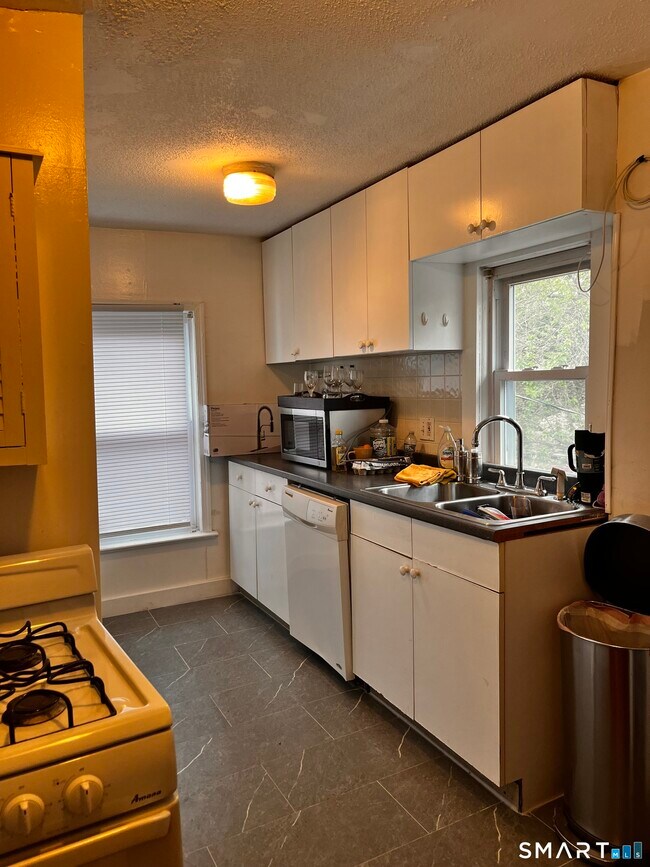 172 Beacon St Unit 2nd floor