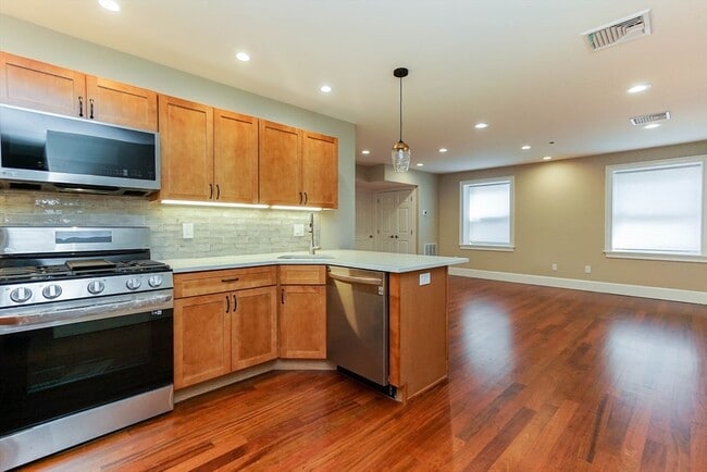 Photo - 120 W Seventh St Unit 105