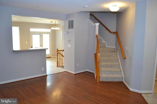 Photo - 1725 Emory St