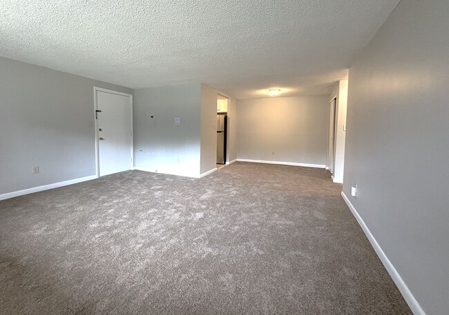 Building Photo - 345 Pawtucket Blvd Unit 345 Pawtucket Blvd,  #5 Rental