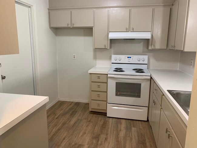 Photo - 902 W Edgewater St