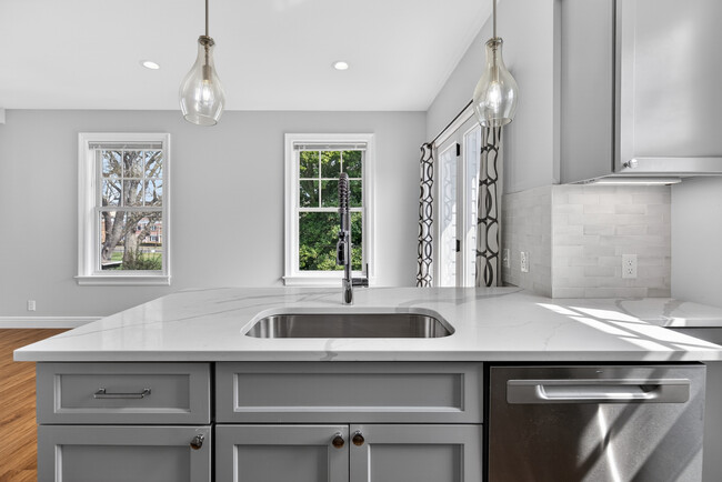 "Kensington" - 1 BR @ 3 Park St - Norwalk Green Living Properties