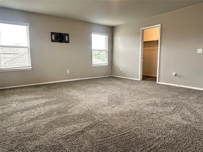 Photo - 949 E Sparrow Cir