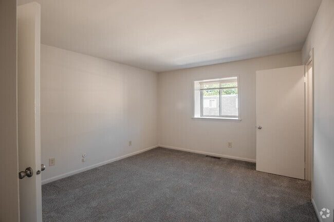 2BR,1.5BA,-1200SF