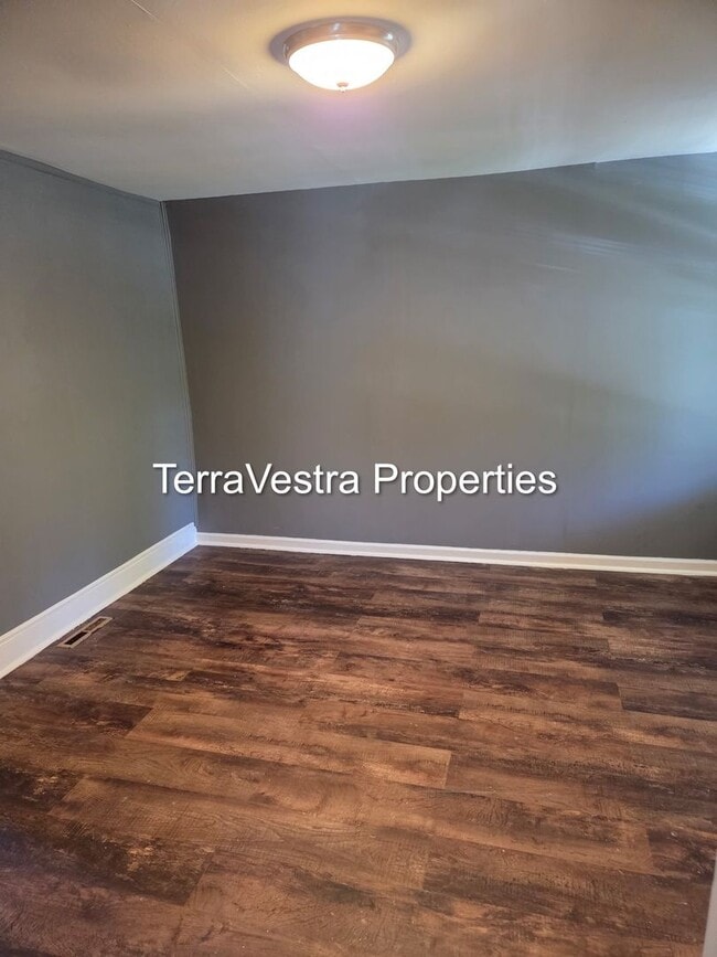 Photo - Single Family in Paulsboro! Eligible for $500 Security Deposit.