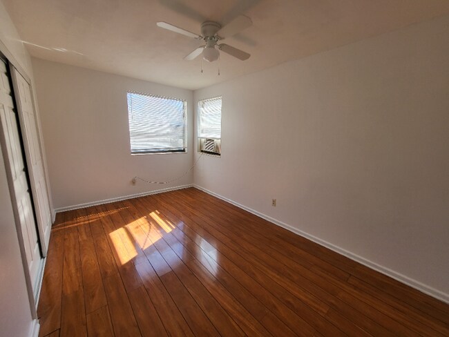 Photo - 3365 Drew St Unidad 2