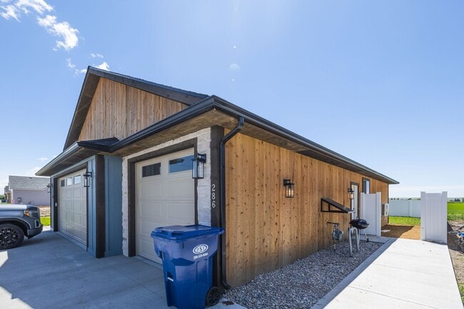 Building Photo - K286LI Unit ADU