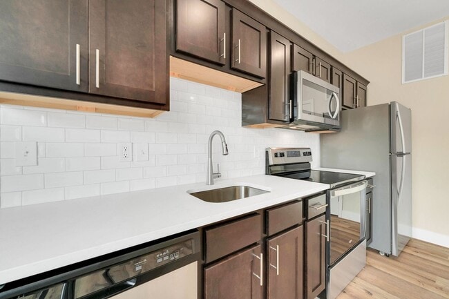 Building Photo - West Beverly Lofts - 201 Unit BVW 201