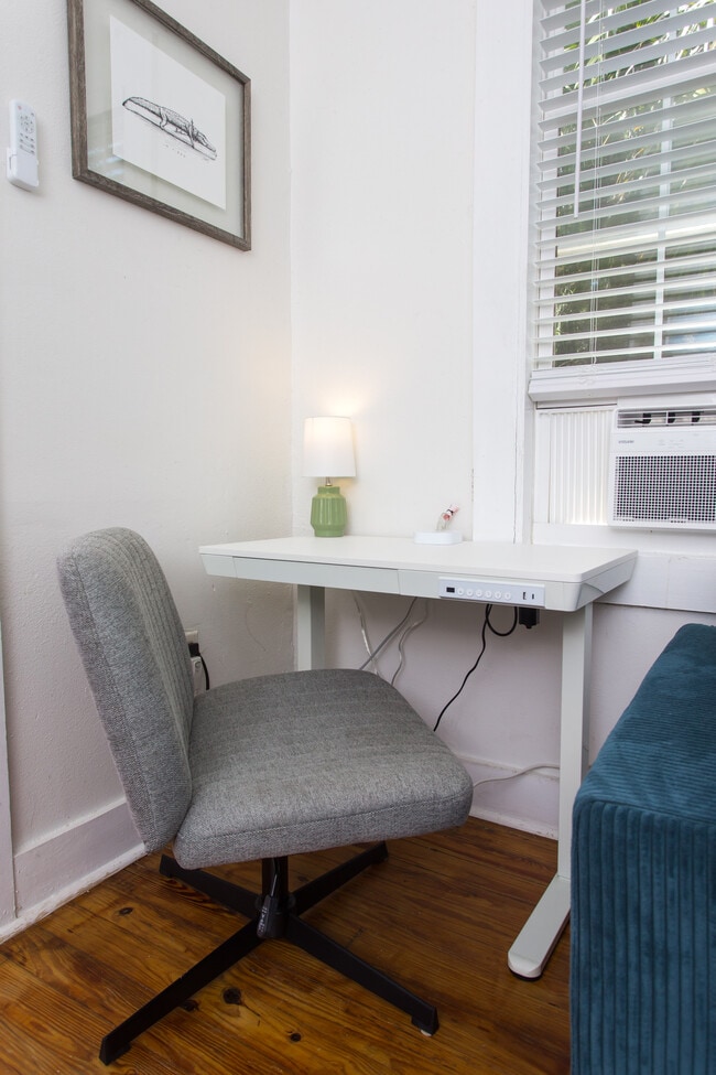 608 N 9th Ave Unit 2