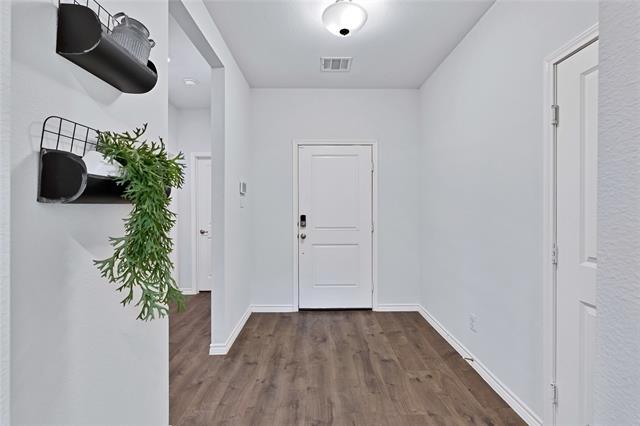 Photo - 717 Rawhide Way