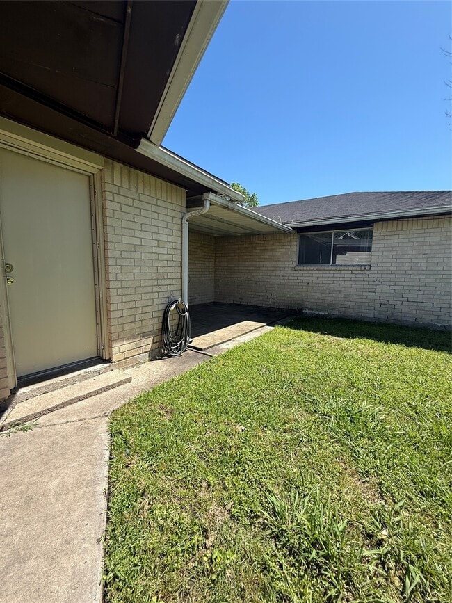 Photo - 514 W Castle Harbour Dr