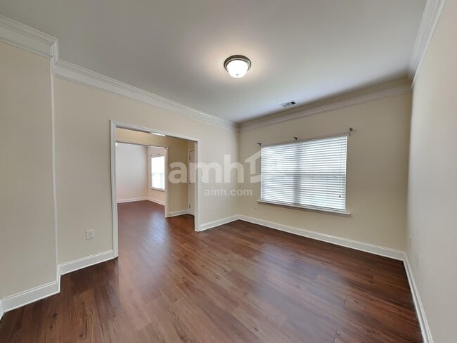 Photo - 77 Dynasty Ln