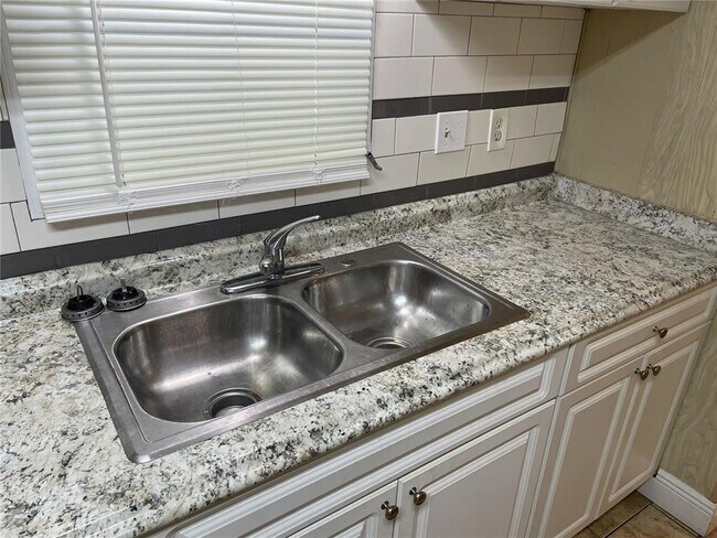 Photo - 7438 St Johns Rd