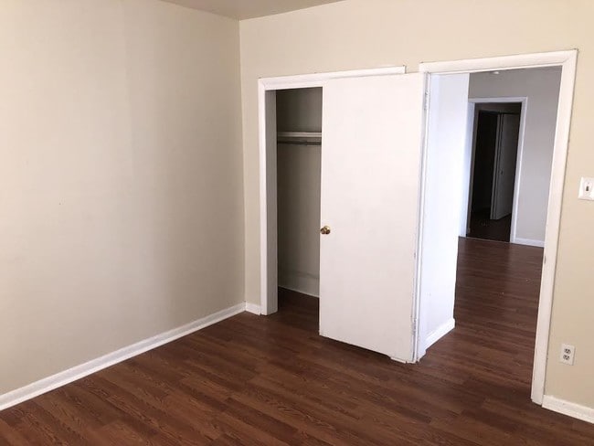 Photo - Romeo Court Apartments