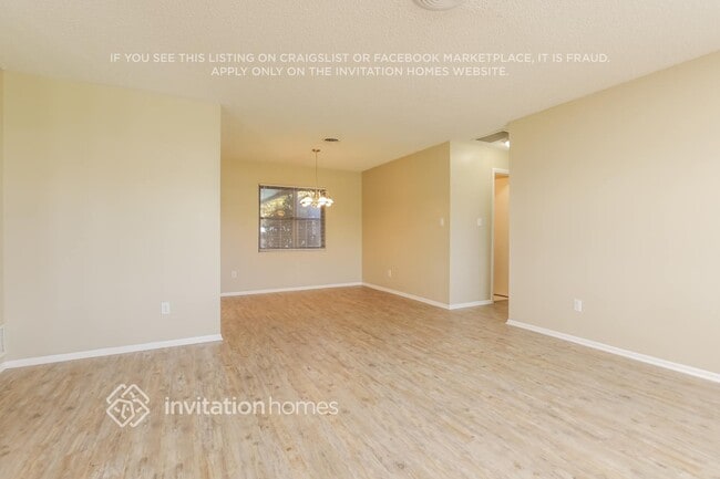 Photo - 10948 Tangora St