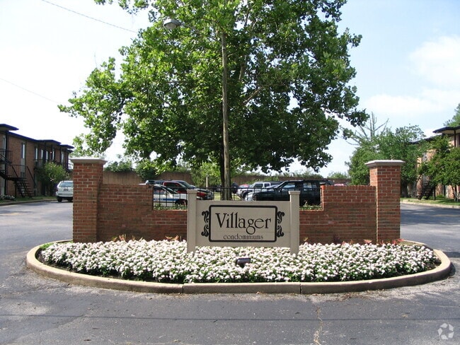 Building Photo - 2601 Hillsboro Pike Unit Villager Condominiums