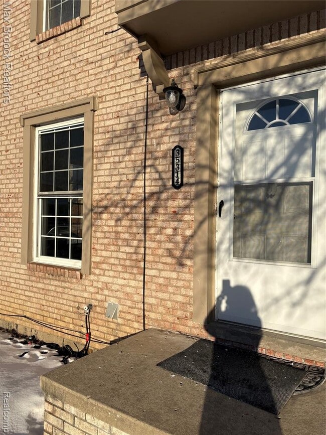 Building Photo - 35314 Tall Oaks Dr