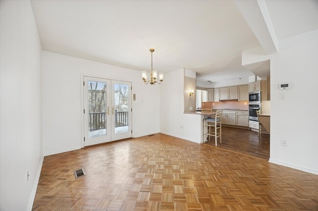 Photo - 113 Harvest Ln