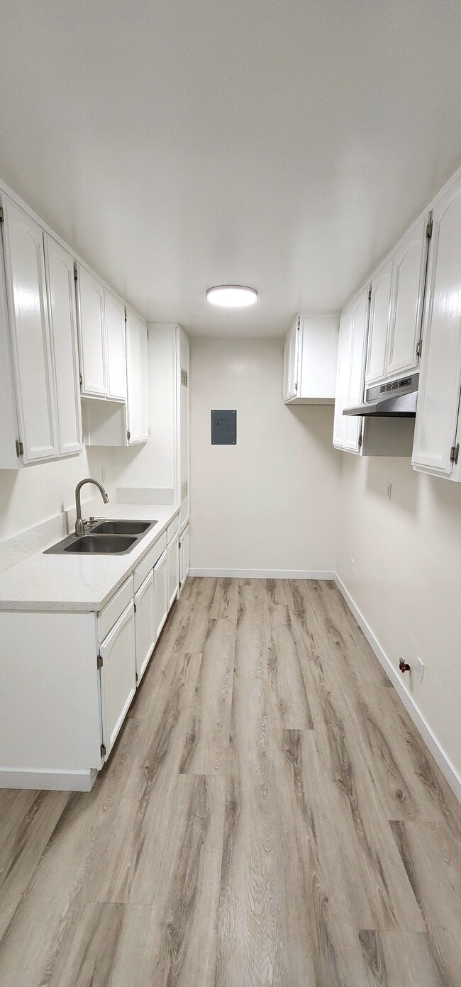 2574 Southern Ave Unidad SG Apt B