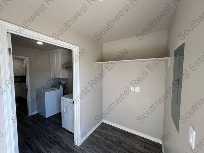 Photo - New Spacious 2 bedroom 2 bath Duplex.