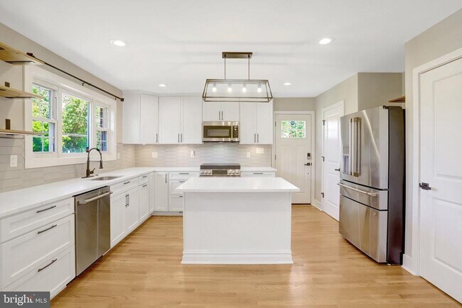 Photo - 4519 Holmes Run Pkwy