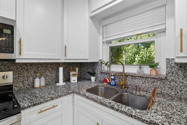 Photo - 849 Camellia Dr