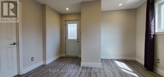 Photo - 2192 Bridge Rd