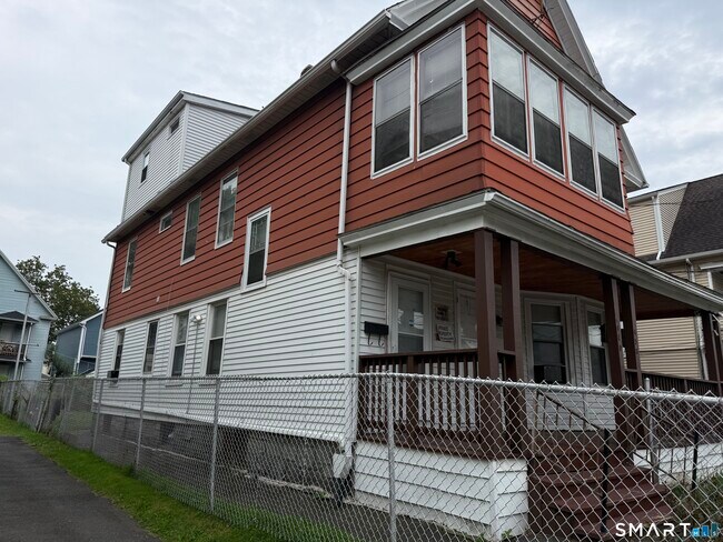 438 Hollister Ave Unit 1st floor
