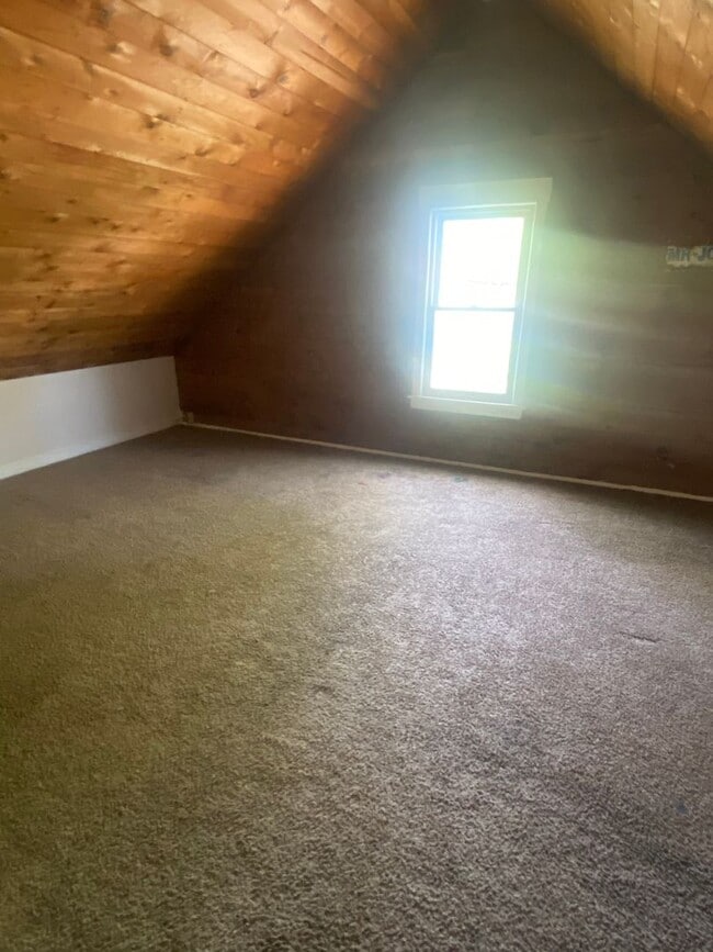 Building Photo - Cleveland East Side Single - Harvard/E 55