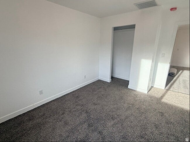 Photo - 886 Wood St