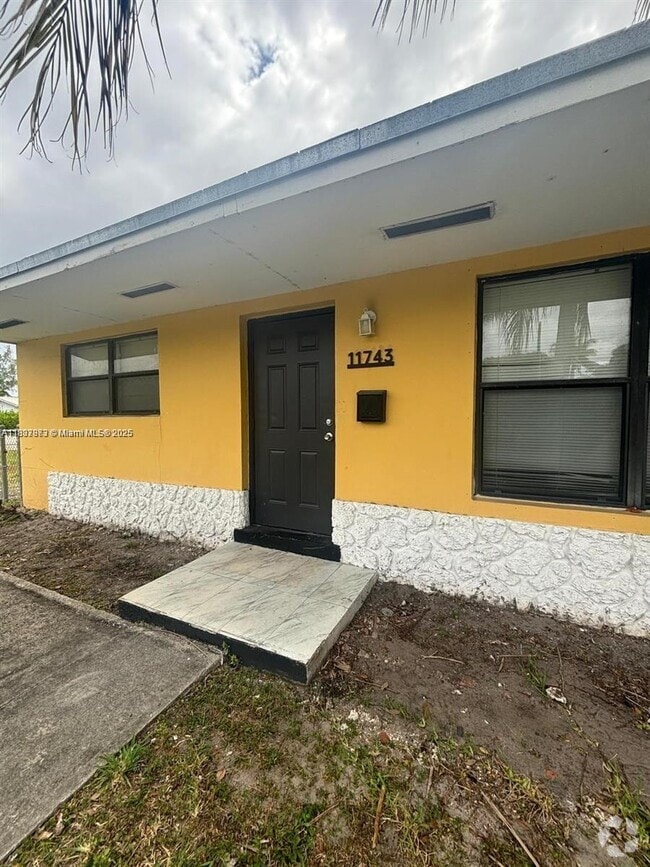 Building Photo - 11741 NE 14th Ave Unit 11743 Rental