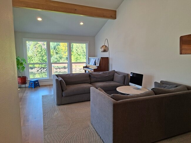 Photo - 9512 Randall Dr